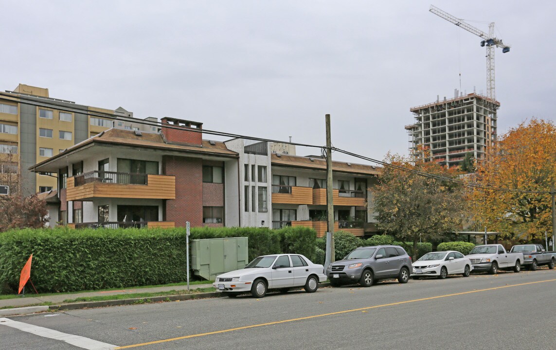 MARSEILLE PLAZA in New Westminster, BC - Building Photo