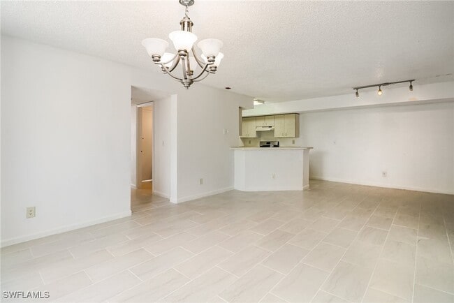 13605 Eagle Ridge Dr in Ft. Myers, FL - Building Photo - Building Photo