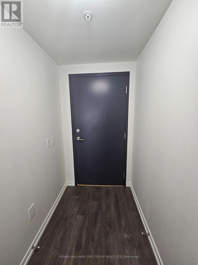 3237 Bayview Ave in Toronto, ON - Building Photo - Building Photo