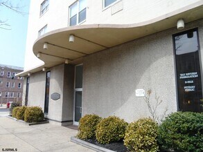 3817 Ventnor Ave in Atlantic City, NJ - Building Photo - Building Photo