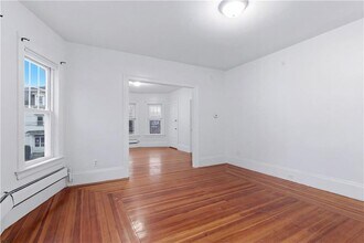 63 Park Ave in Cranston, RI - Building Photo - Building Photo