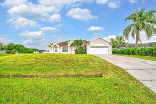 446 SW S Quick Cir in Port St. Lucie, FL - Building Photo