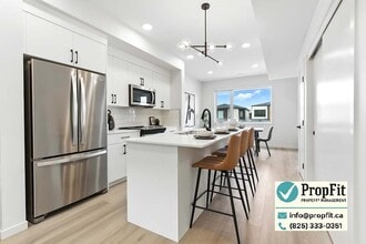 7344 Klapstein Cres SW in Edmonton, AB - Building Photo - Building Photo