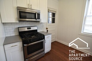 3804 N Pine Grove Ave in Chicago, IL - Building Photo