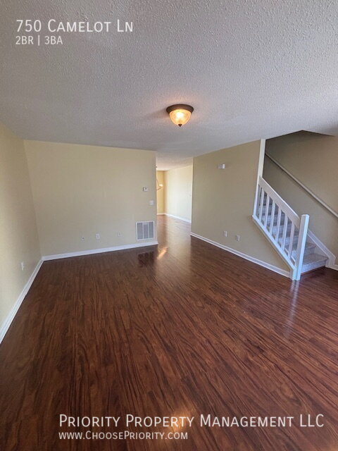 750 Camelot Ln in Harrisonburg, VA - Foto de edificio - Building Photo