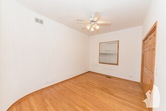 2653 N Wayne Ave, Unit 3 in Chicago, IL - Foto de edificio - Building Photo