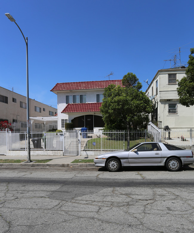 927 S Ardmore Ave in Los Angeles, CA - Building Photo - Building Photo