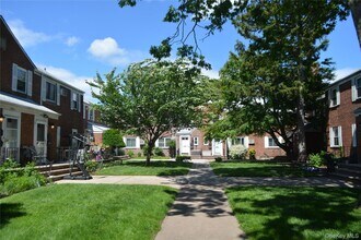 74-47-74260 260th St in Queens, NY - Building Photo - Building Photo