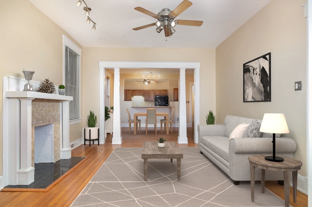 5248 Montgomery Rd, Unit 5248 Highland Views #4 in Cincinnati, OH - Building Photo