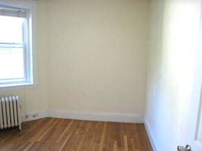 322 Saint PAUL, Unit 4 in Brookline, MA - Building Photo - Building Photo