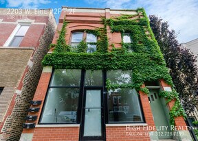 2203 W Erie St in Chicago, IL - Building Photo