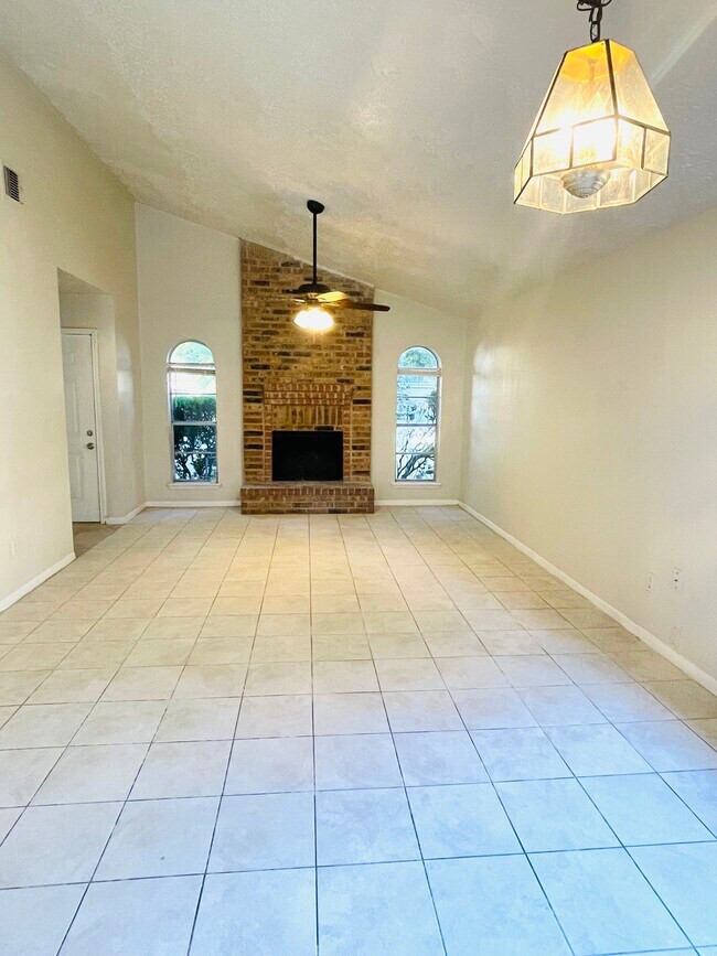 7211 Winding Trace Dr in Houston, TX - Building Photo - Building Photo