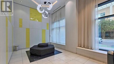 159 Wellesley St E in Toronto, ON - Building Photo - Building Photo