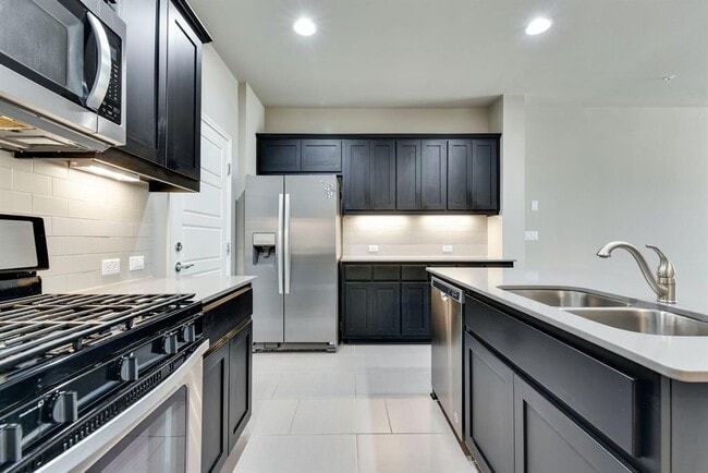 property at 13800 Lyndhurst St