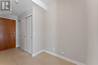 3 Market St. in Toronto, ON - Building Photo - Building Photo