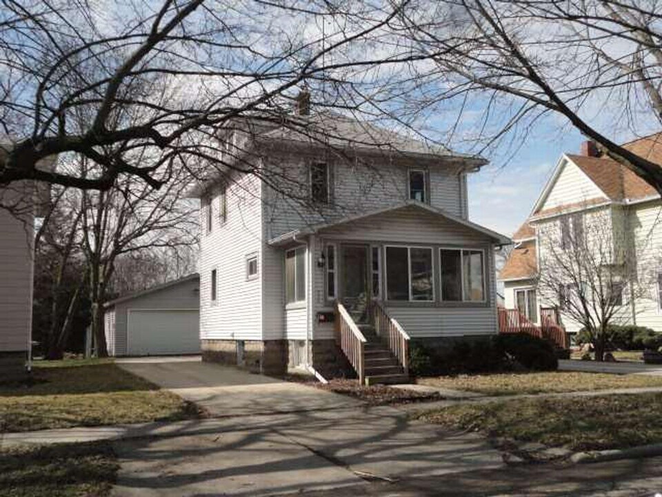 336 Doty St in Fond du Lac, WI - Building Photo