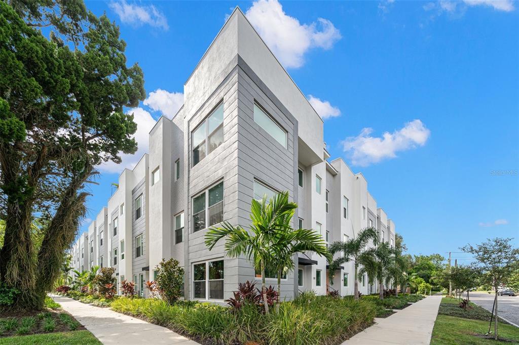 104 26th St N in St. Petersburg, FL - Building Photo
