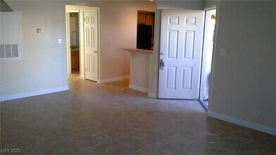 5072 S Rainbow Blvd in Las Vegas, NV - Building Photo - Building Photo