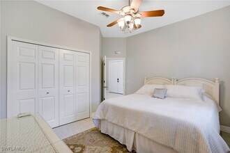 4821 Europa Dr in Naples, FL - Foto de edificio - Building Photo