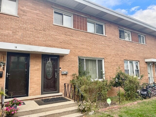 20 N Albert St in Mount Prospect, IL - Foto de edificio