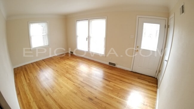 1904 Williams Blvd SW in Cedar Rapids, IA - Building Photo - Building Photo