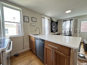 836 Huntington Ave, Unit #3 in Boston, MA - Building Photo - Building Photo