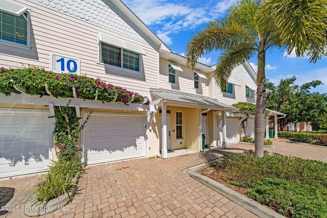 2720 Cutlass Point Ln in Merritt Island, FL - Building Photo