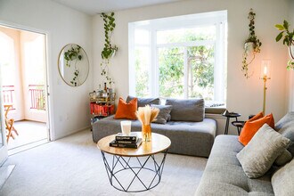 2419 Fifth Ave in San Diego, CA - Building Photo - Building Photo