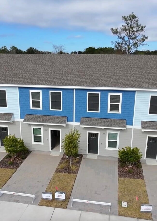 7235 Sabal Ter in Jacksonville, FL - Building Photo - Building Photo