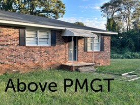 394 Sequoia Dr in Spartanburg, SC - Building Photo