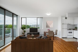 550 W 12th Ave in Vancouver, BC - Building Photo - Building Photo