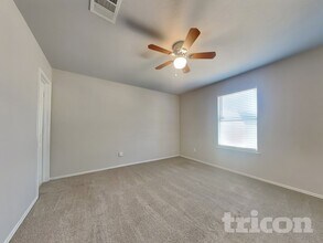 294 Pigeonberry Pass in Buda, TX - Foto de edificio - Building Photo