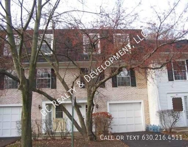 32 Forest Ln