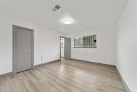 9750 Guest St photo'