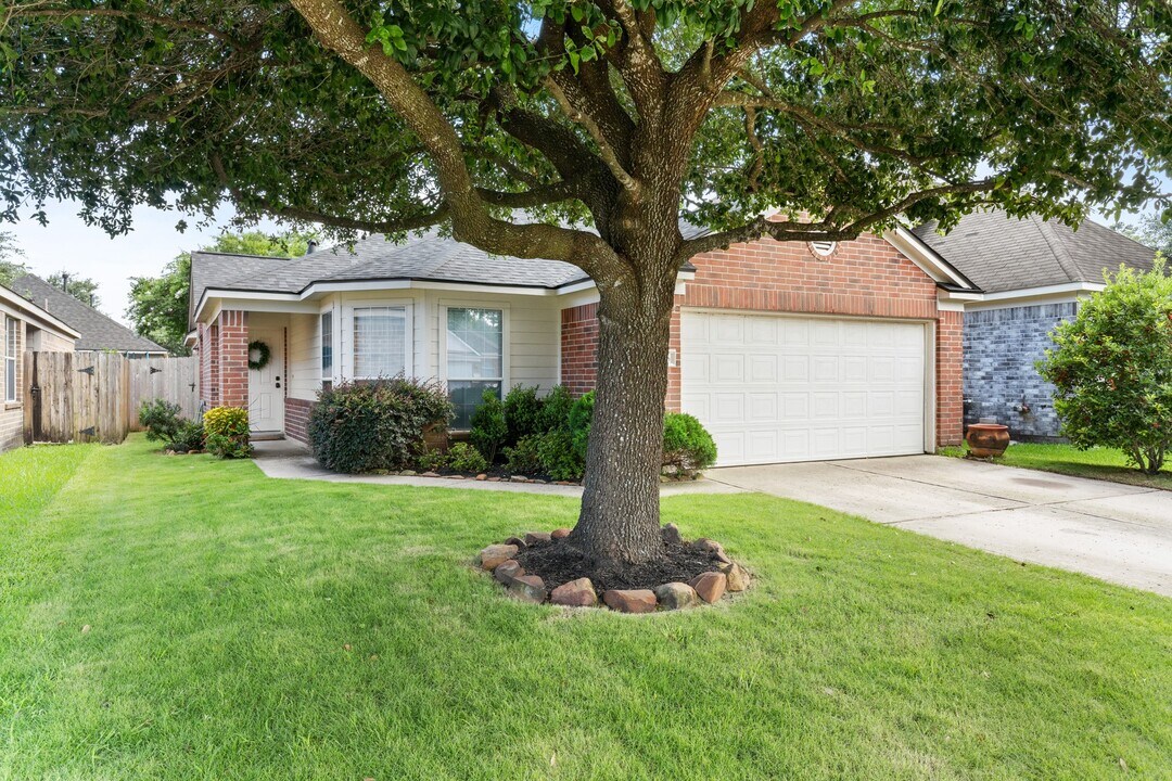 2306 Urban Forest Ct in Spring, TX - Building Photo
