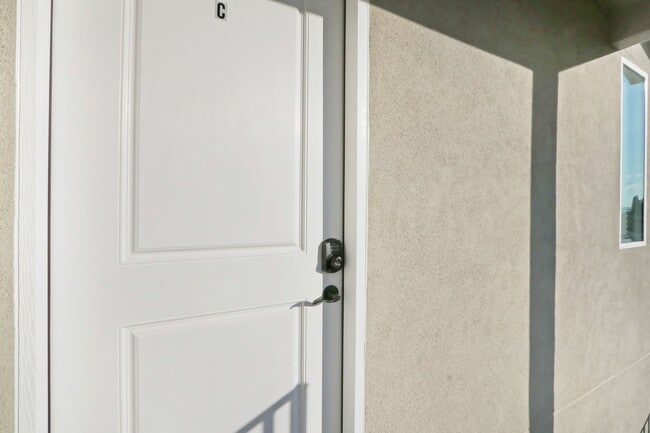 10261 Tudor Ave in Montclair, CA - Building Photo - Building Photo