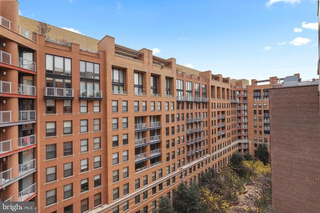 property at 616 E St NW