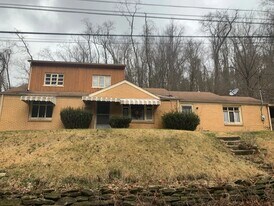 6037 Poketa Rd in Verona, PA - Building Photo