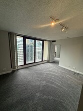 200 N Dearborn St in Chicago, IL - Building Photo - Building Photo