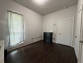1211 W Park Ave in Orange, TX - Building Photo - Building Photo