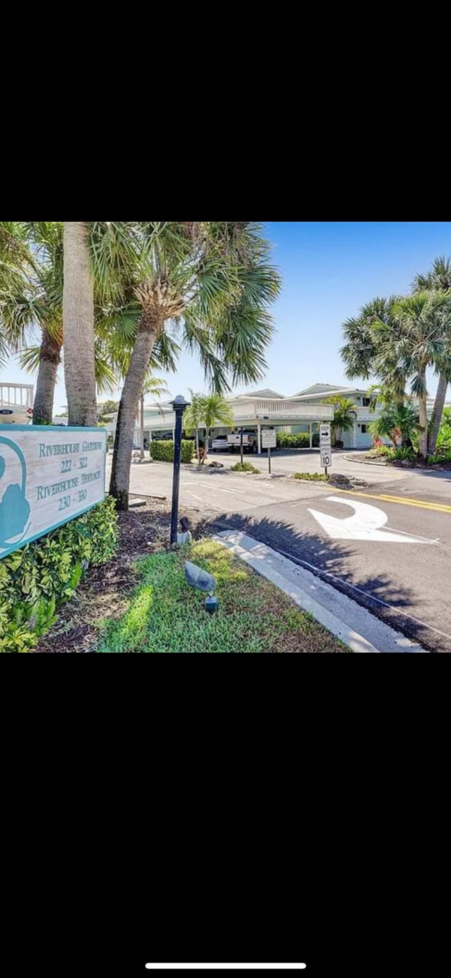 property at 222 N Federal Hwy