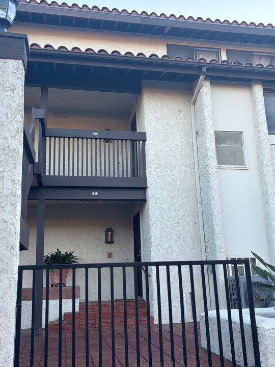 2506 Navarra Dr in Carlsbad, CA - Building Photo