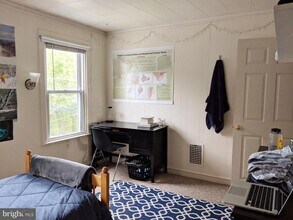 728 W Railroad Ave in Bryn Mawr, PA - Building Photo - Building Photo