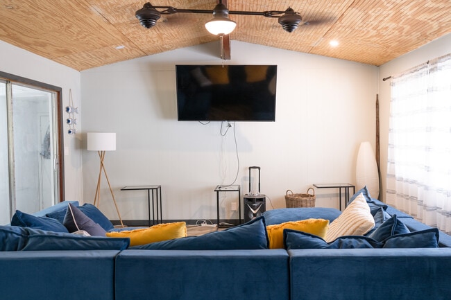 105 21st Ave in Apalachicola, FL - Building Photo - Building Photo