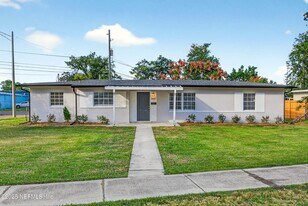5437 Attleboro St in Jacksonville, FL - Building Photo