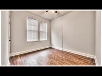 810 Brooks Ln photo'