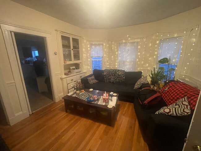 10 Pinkham Rd, Unit 2T