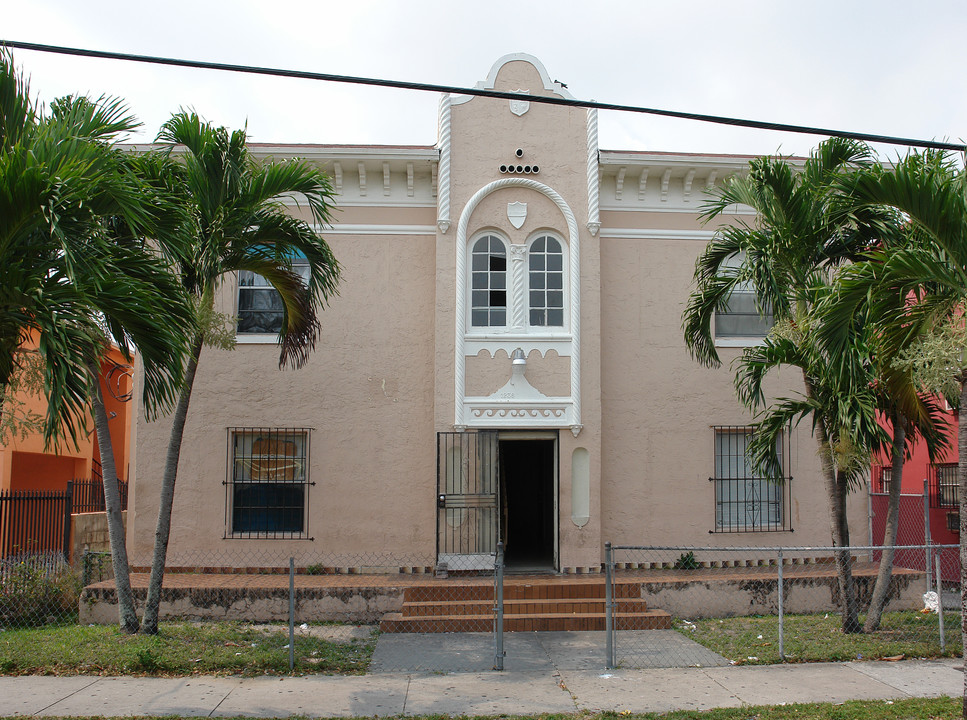 1236 NW 6th St in Miami, FL - Foto de edificio