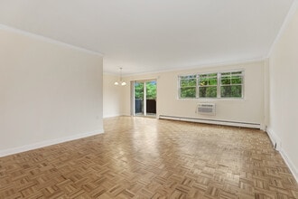 Hamilton Court Apartments in Morristown, NJ - Foto de edificio - Building Photo