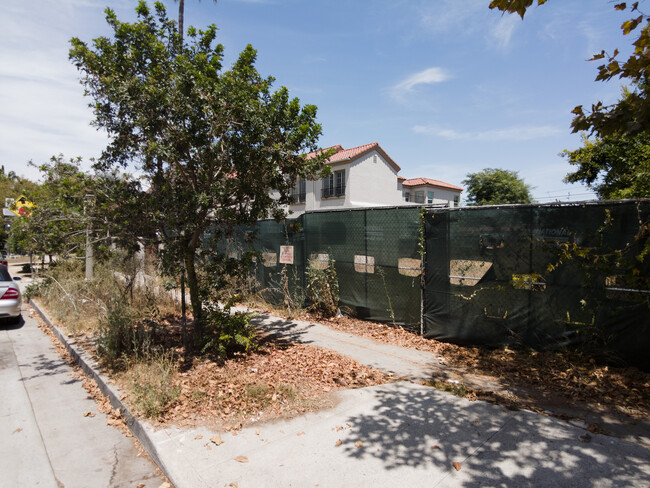 930 S Mansfield Ave in Los Angeles, CA - Building Photo - Building Photo